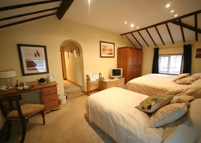 Top-Rated Hotels Near Waddesdon Village